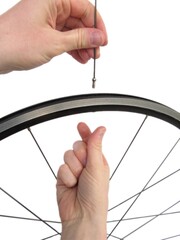 Réparation et entretien d'une roue de vélo.
