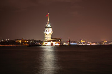 Naklejka na ściany i meble night scene of maiden's tower ( kız kulesi ) 