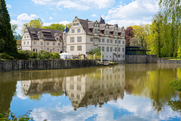 Fototapeta na wymiar Schloss Schlosshotel Münchhausen Foto von öffentlicher Strasse