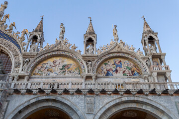 Fototapeta na wymiar St Mark's Basilica in Venice on a summer evening