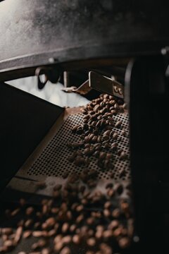 Roasting coffee beans