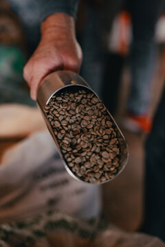 Roasting coffee beans