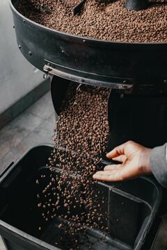 Roasting coffee beans