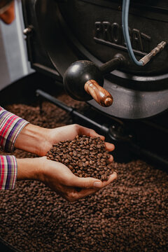 Roasting coffee beans