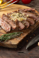 Focus on grilled beef with farofa.