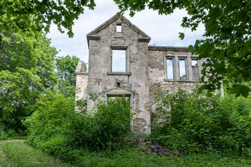 Fototapeta na wymiar ruins of building