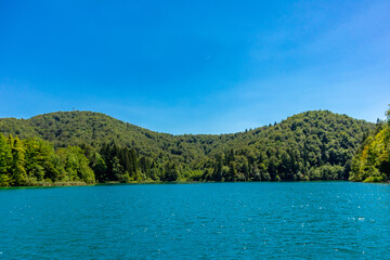 Fototapeta premium Entdeckungstour durch den wunderschönen Nationalpark Plitvicer Seen - Kroatien