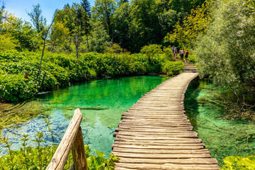Fototapeta na wymiar Entdeckungstour durch den wunderschönen Nationalpark Plitvicer Seen - Kroatien