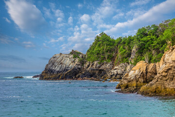 Fototapeta premium Huatulco bays - Cacaluta beach. Secret beach in Mexico only acessible by a trail in the jungle