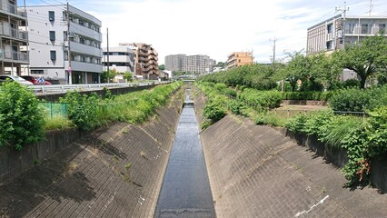 川