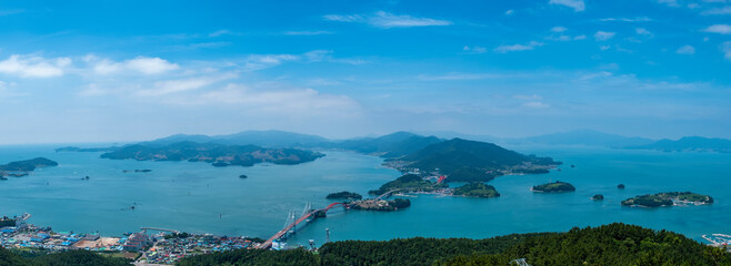 Fototapeta premium Scenic views of the bridge and islands against the sky