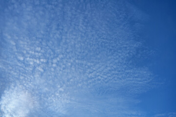 Obraz premium blue sky with dramatic clouds 