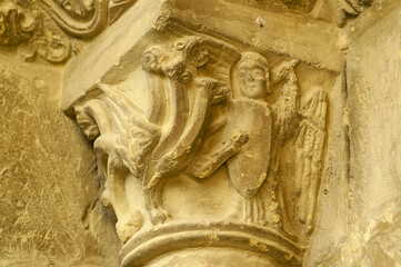San Miguel luchando con el dragon.Catedral romanica de San Vicente.Roda de Isabena.(Romanico...