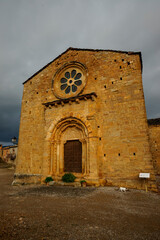 Iglesia rom&aacute;nica de Santa Maria, siglo XI. Covet.Lleida.Cordillera pirenaica.Catalunya.Espa&ntilde;a.
