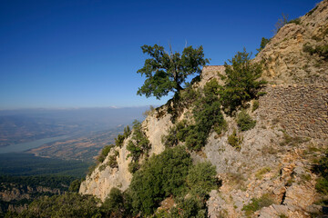 Fototapeta na wymiar Sant Salvador del Bosc.Valle de Barcedana.Montsec de Rúbies.Lleida.Cordillera pirenaica.Catalunya.España.