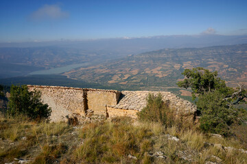 Sant Salvador del Bosc.Valle de Barcedana.Montsec de Rúbies.Lleida.Cordillera...