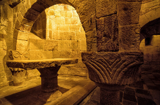 Cripta del monasterio de san Salvador de Leyre(Romanico s.XI).Navarra.Espa&ntilde;a.