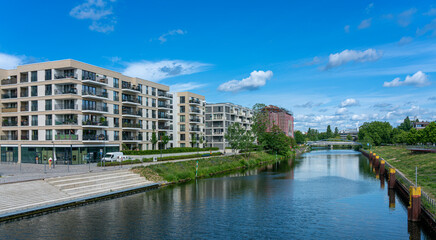 Golda Meir Steg in der neu erbauten Europacity am Hauptbahnhof, Berlin, Deutschland