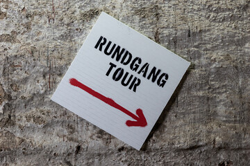 Schild Rundgang Tour