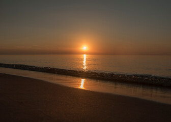 zachód słońca na plaży