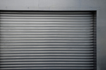 Obraz premium 黒色のシャッター扉