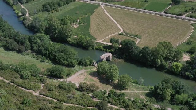 survol de la via domitia dans le Gard, sud de la France au bord du Vidourle
