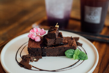 Chocolate Cake with Soft Ganache, Chocolate brownie.
