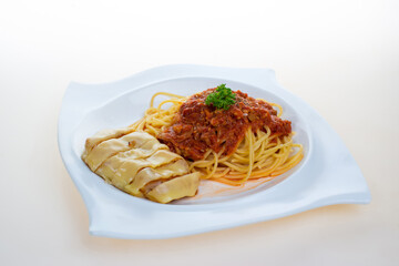 spaghetti sauce, tomato on white background clipping path