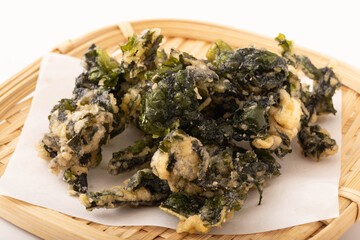 三陸産ワカメの唐揚げ