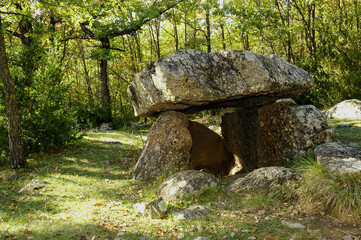 Dolmen de Cornudella.Bosque de Transás.Pirineo Aragones.Huesca.España. © Tolo
