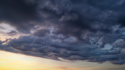 Dichte Regenwolken