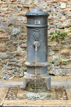 Nasone, Fontanella, Ghisa, Roma, acqua, Roma, Lazio, Italy. Europa