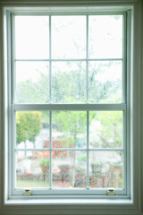 Fototapeta na wymiar 雨の日のガラス窓