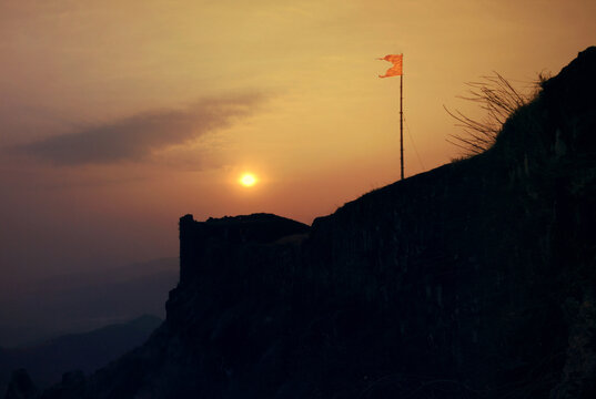 Torna fort silhouette