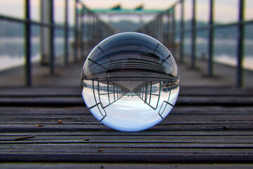 Lensball - Natur - Transparenz  - Zerbrechlich - Ecology - High quality photol  - Seebrücke