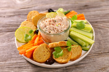 vegetable and dips