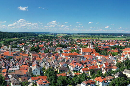 Luftbild von Mindelheim mit Sehensw&uuml;rdigkeiten von der Stadt
