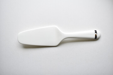 Porcelain Black Gold Cake Server