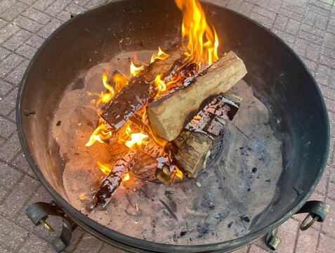 Outdoor Backyard Cauldron Fire Pit