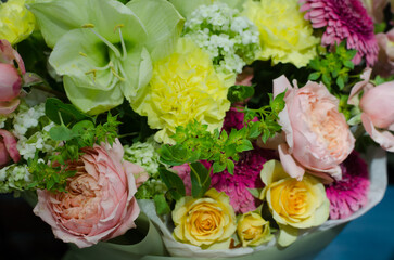 Bouquets of flowers on the window of a flower shop