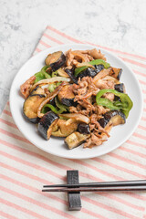 茄子と豚肉の炒め物