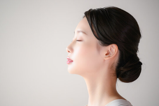 女性の横顔 の画像 566 171 件の Stock 写真 ベクターおよびビデオ Adobe Stock