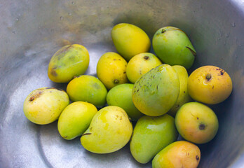 Ripe mangos on a fruit stall