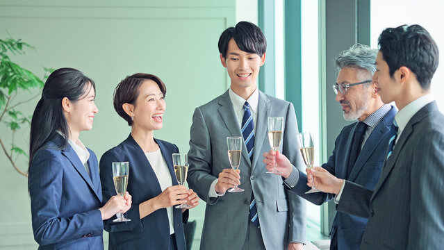 立食パーティ の画像 380 件の Stock 写真 ベクターおよびビデオ Adobe Stock