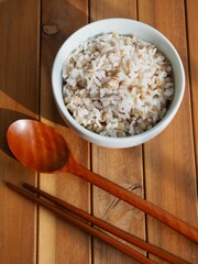 아시아 음식 보리밥, 식사