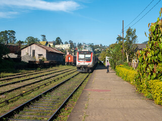 Naklejka premium Haputale, Sri Lanka - March 10, 2022: Trains at Haputale railway station
