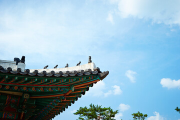 Fototapeta na wymiar Korean traditional palace, travel in Korea 