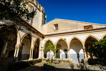 Fototapeta na wymiar claustro DO Cemiterio,convento de Cristo,año 1162, Tomar, distrito de Santarem, Medio Tejo, region centro, Portugal, europa