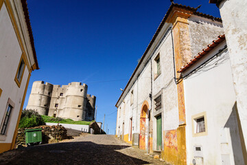 Fototapeta na wymiar castillo renacentista y casa de Joaquim Antonio Saramago, Evoramonte ( concejo de Estremoz), Alentejo, Portugal, europa