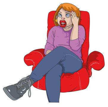 femme assise sur un fauteuil rouge